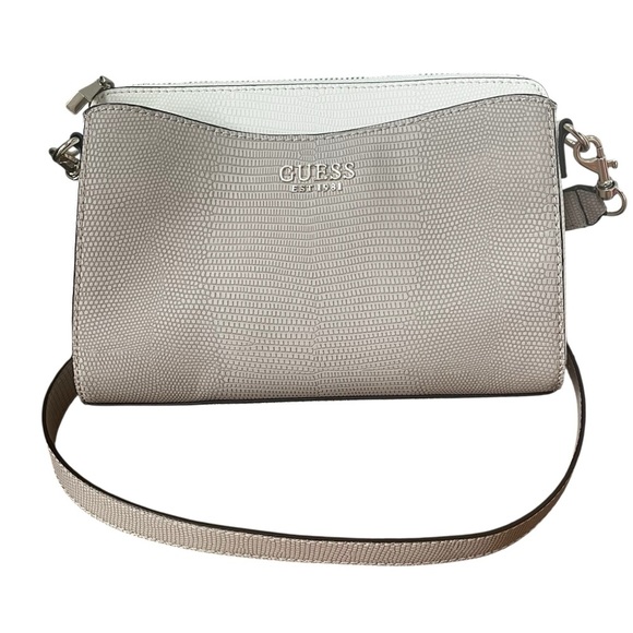 Guess Lyndi Small Triple Compartment Girlfriend Purse - Picture 1 of 13